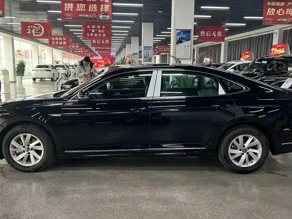 Volkswagen Passat New Energy — фото 7
