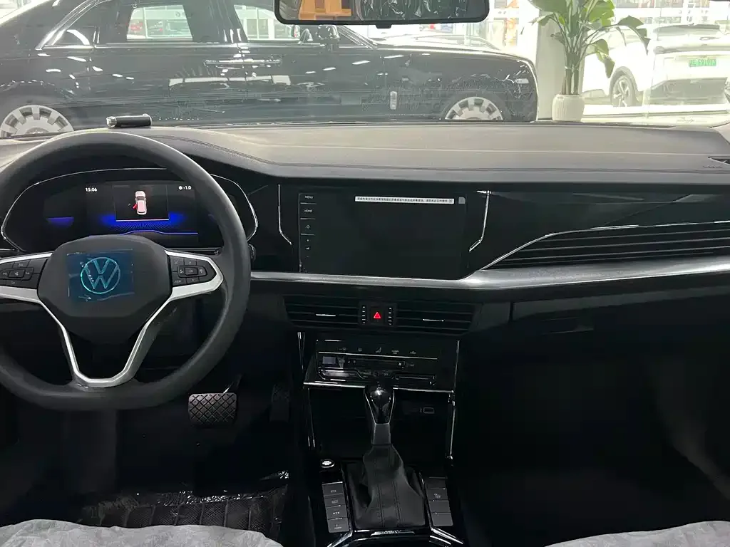 Volkswagen Passat New Energy — фото 3