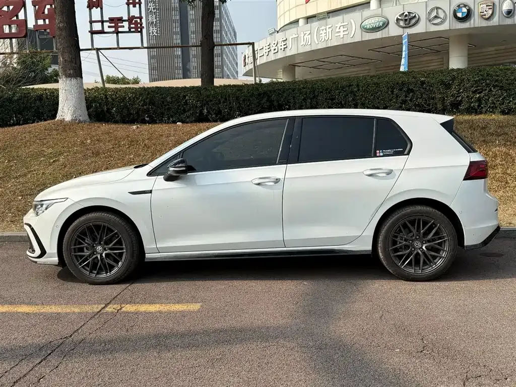 Volkswagen Golf 2022 из CN, фото 10