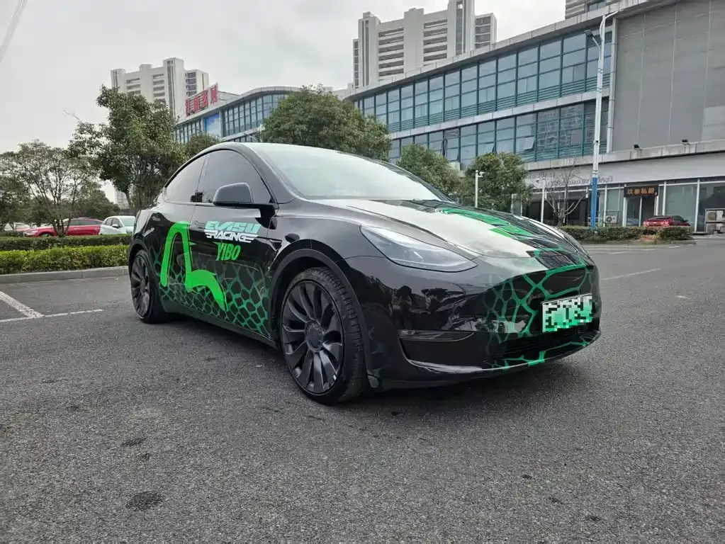 Tesla Model Y — фото 4
