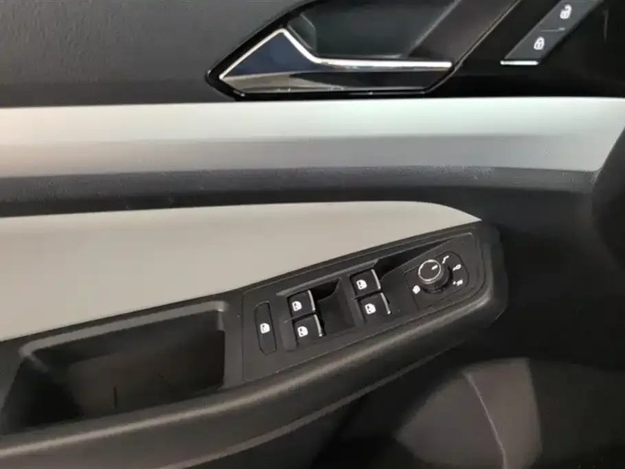 Volkswagen Bora 2024 из CN, фото 5