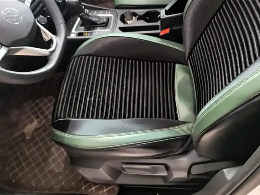 Volkswagen Bora 2024 из CN, фото 10
