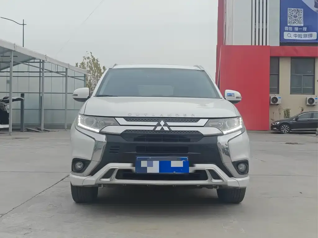 Mitsubishi Outlander 2021 из CN, фото 3