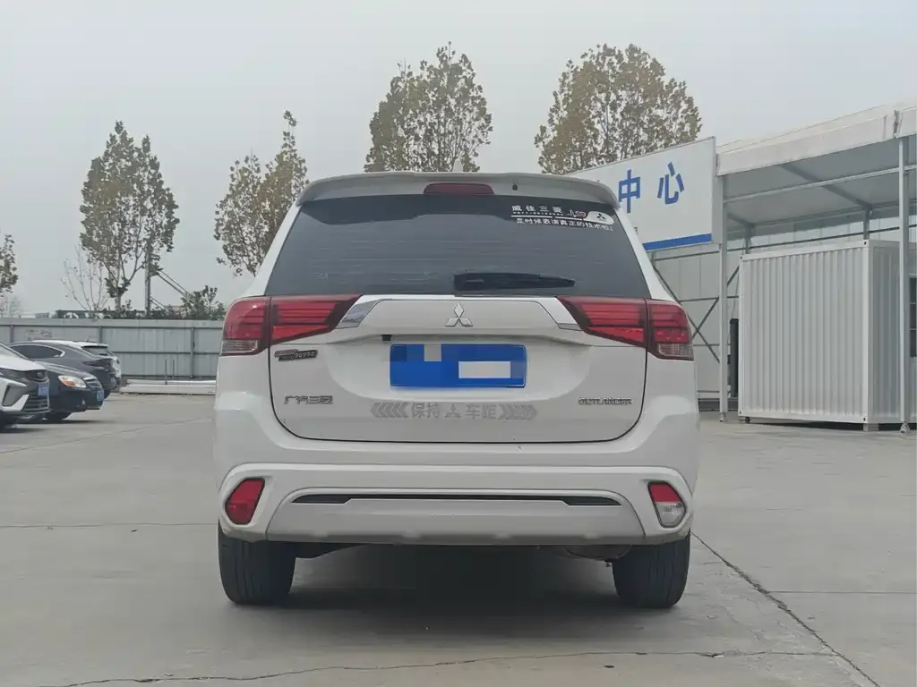 Mitsubishi Outlander 2021 из CN, фото 5
