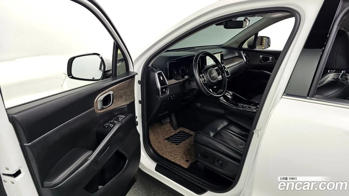Kia Sorento — фото 10