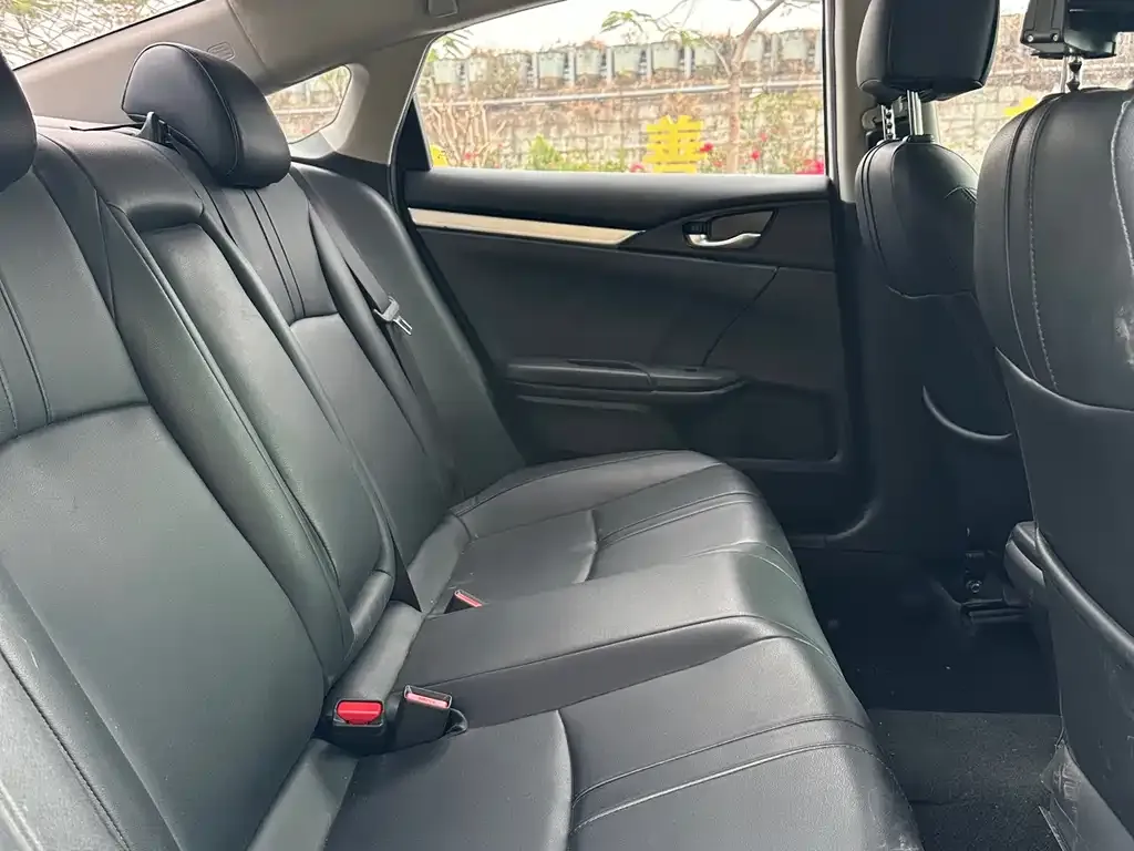 Honda Civic 2021 из CN, фото 2