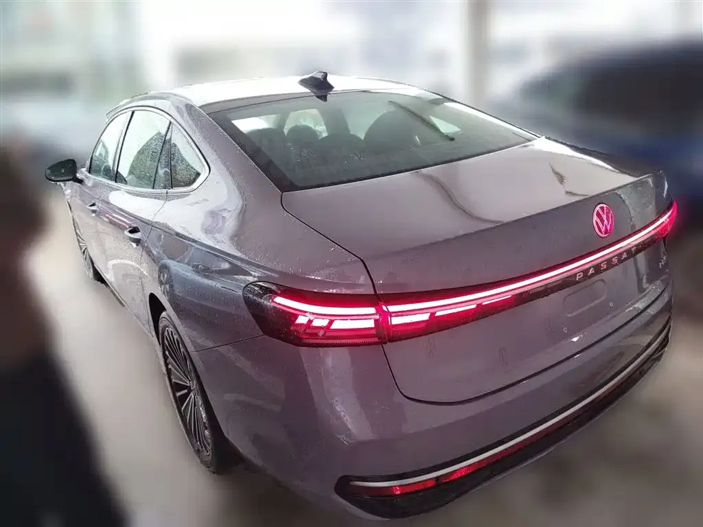 Volkswagen Passat — фото 10