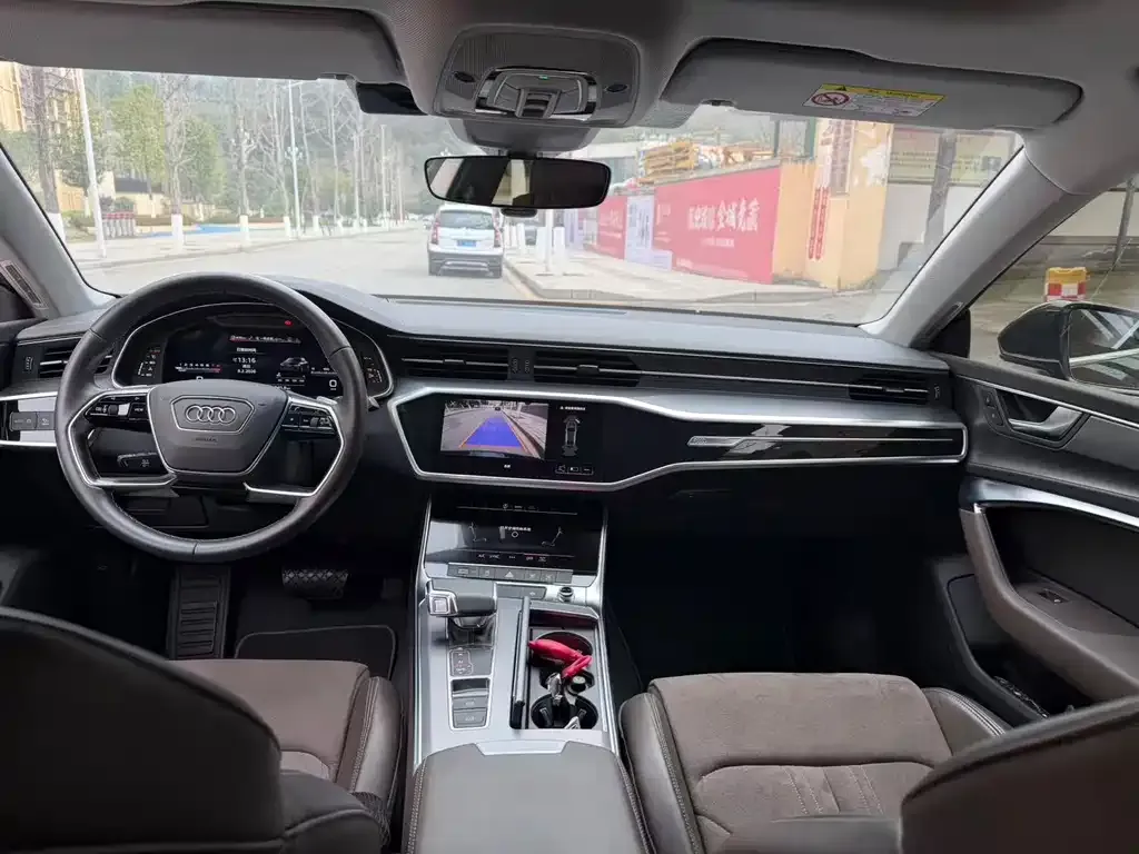 Audi A7L 2024 из CN, фото 7