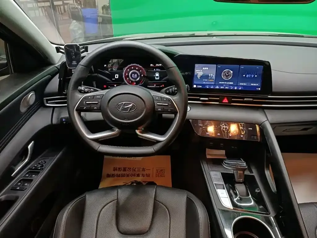 Hyundai Elantra 2023 из CN, фото 8