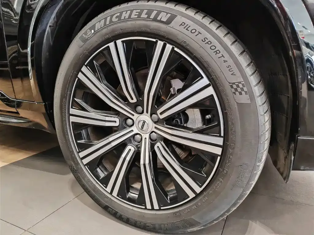 Volvo XC90 2024 из CN, фото 10