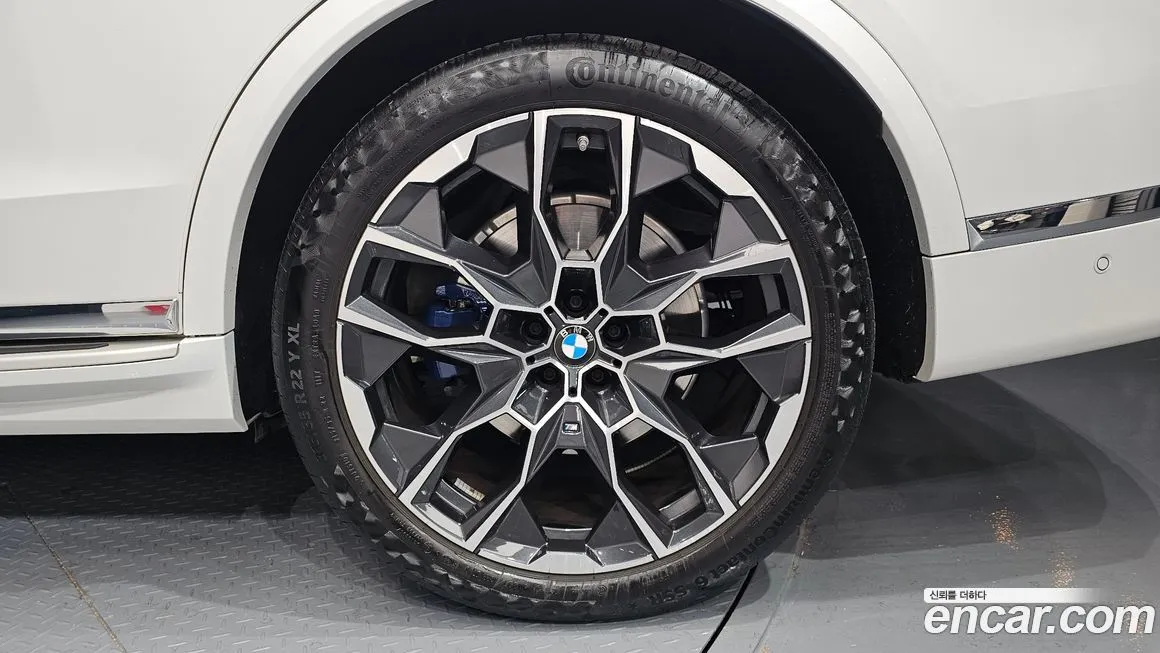 BMW X7 — фото 10