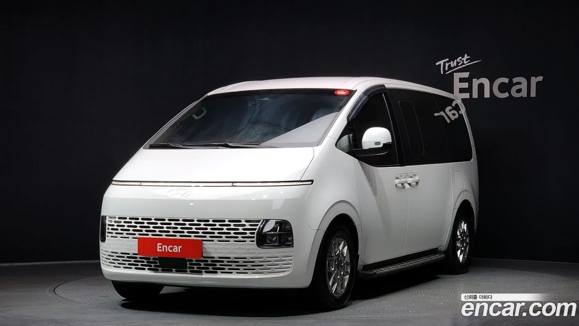 Hyundai Staria
