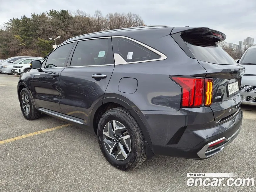 Kia Sorento — фото 10
