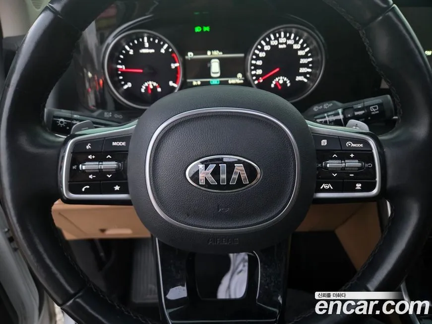 Kia Carnival — фото 4