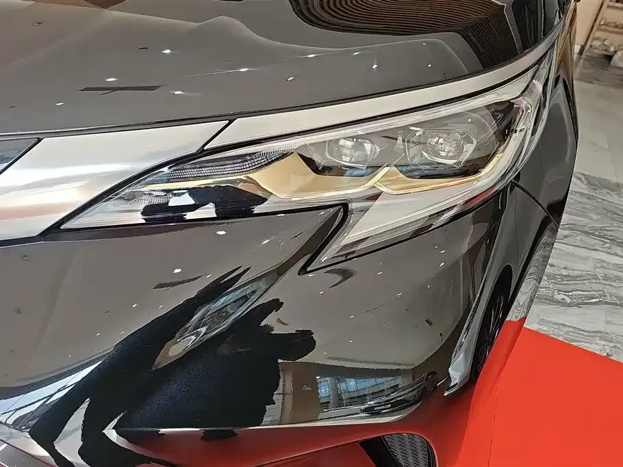 Toyota Granvia 2023 из CN, фото 7