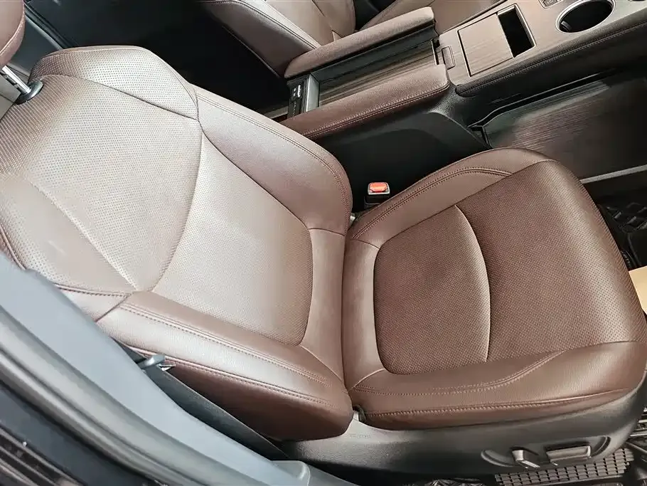 Toyota Granvia 2023 из CN, фото 8