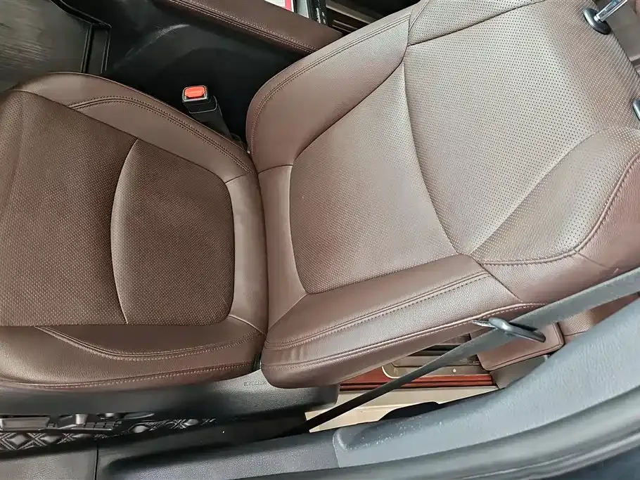 Toyota Granvia 2023 из CN, фото 9