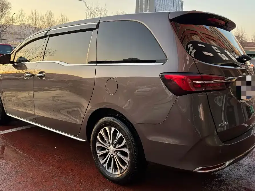 Buick GL8 — фото 5