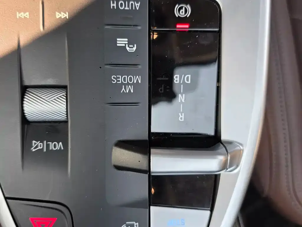 BMW iX1 2024 из CN, фото 2