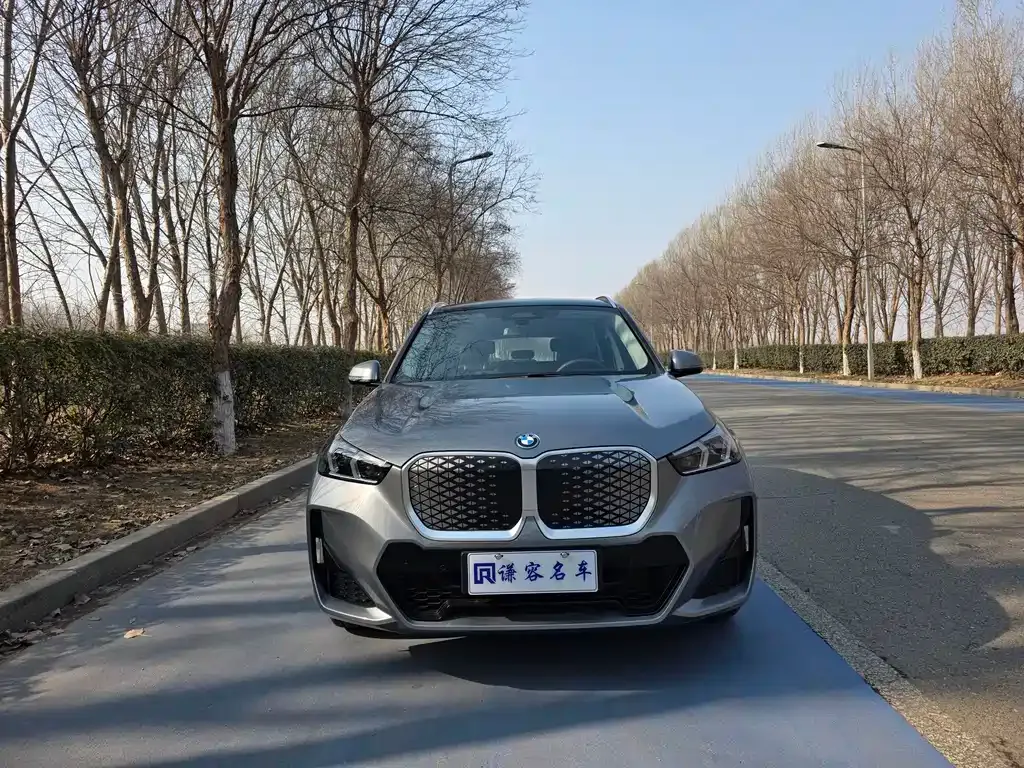BMW iX1 2024 из CN, фото 3