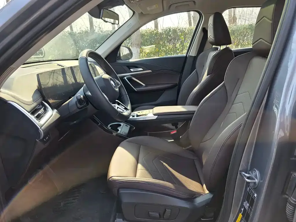 BMW iX1 2024 из CN, фото 4