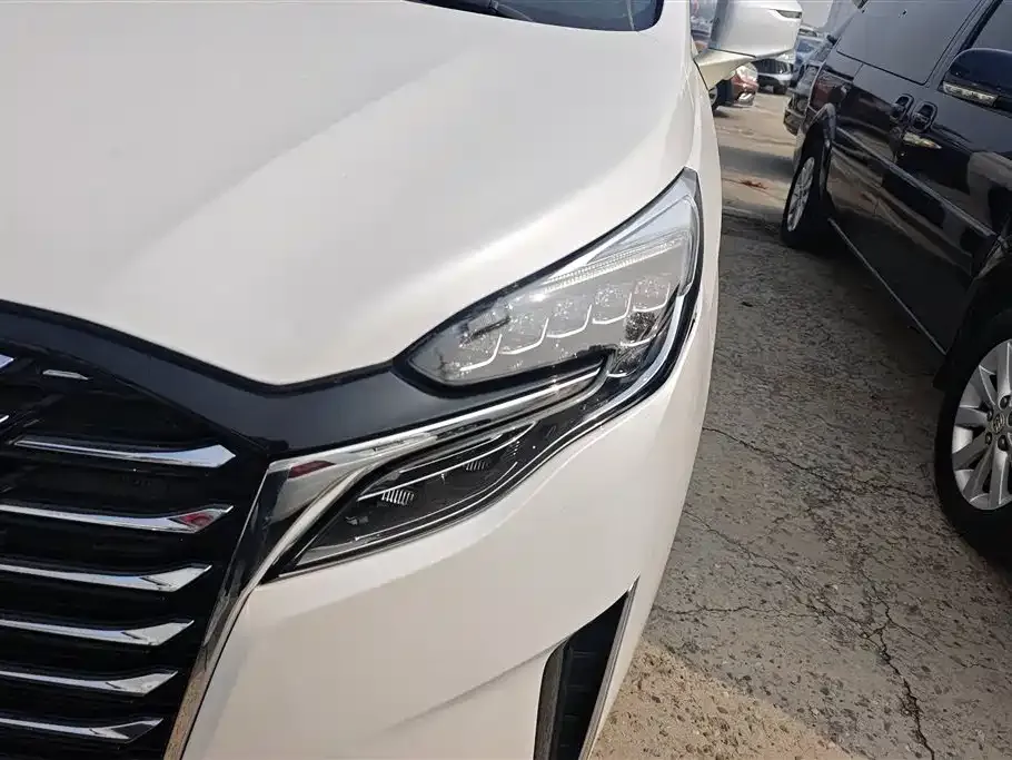 Buick GL8 2023 из CN, фото 9