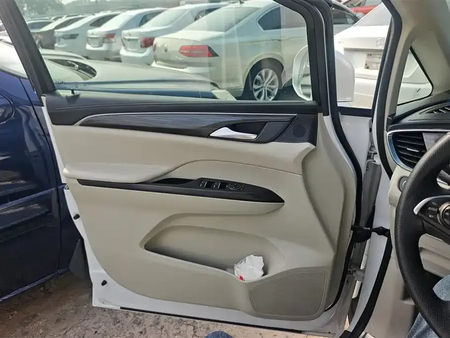 Buick GL8 2023 из CN, фото 4