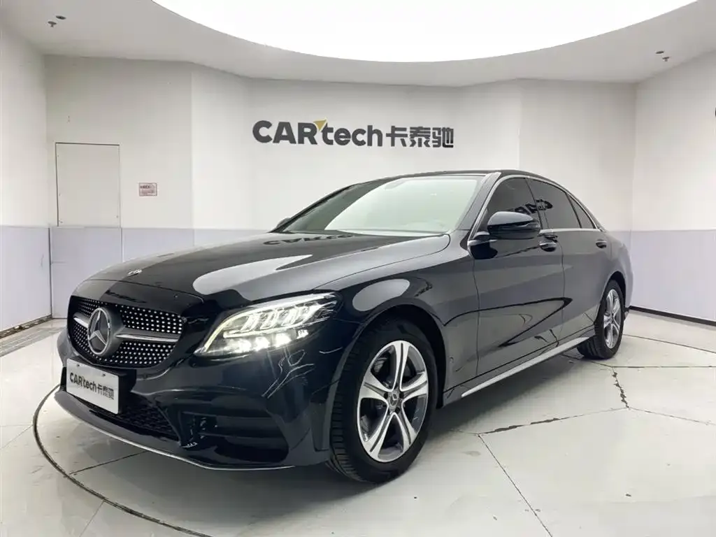 Mercedes-Benz C-Class — фото 1