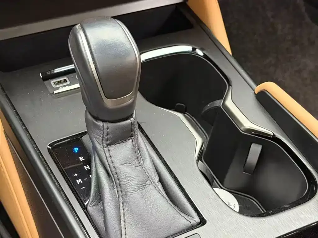 Lexus ES 2025 из CN, фото 4