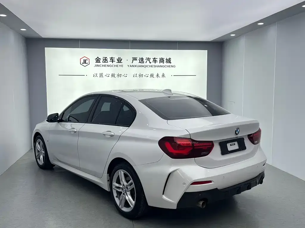 BMW 1 Series 2023 из CN, фото 2