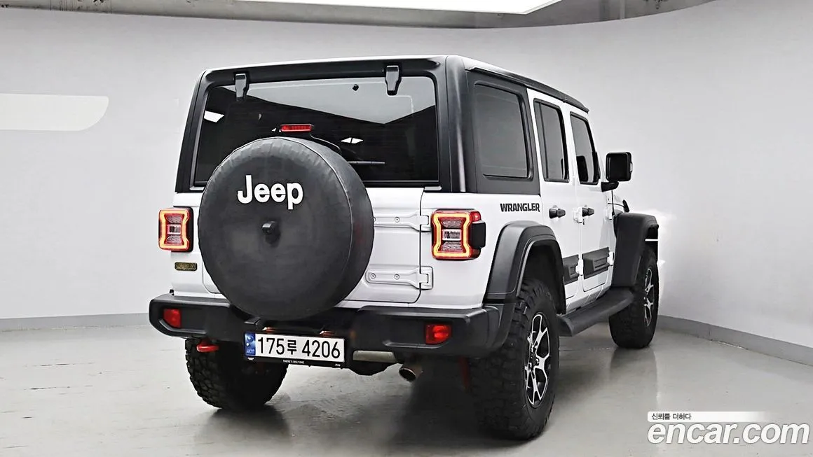 Jeep Wrangler 2022 из KR, фото 3
