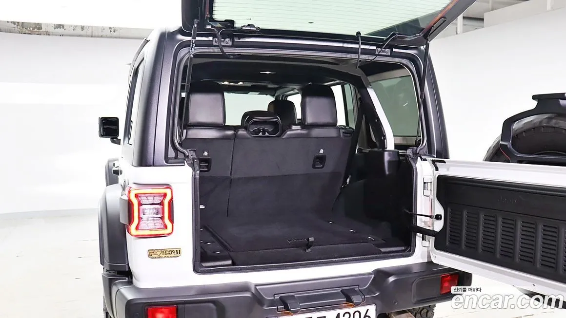 Jeep Wrangler 2022 из KR, фото 5