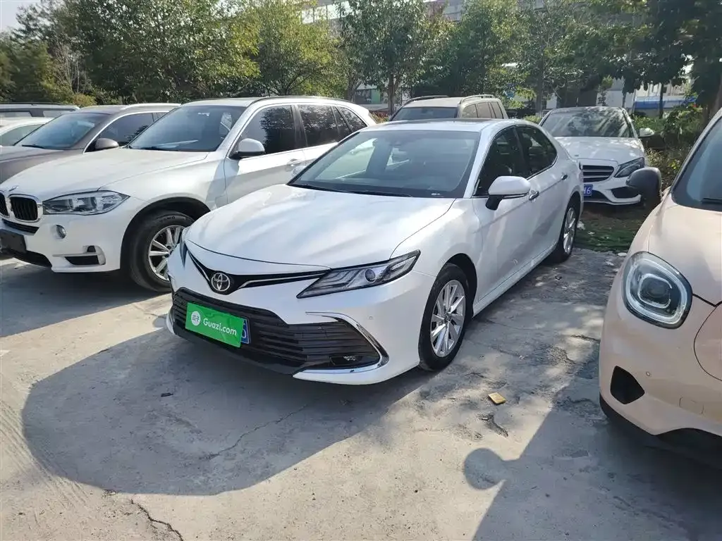 Toyota Camry — фото 5