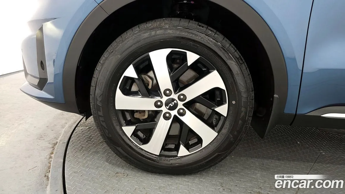 Kia Sorento — фото 7