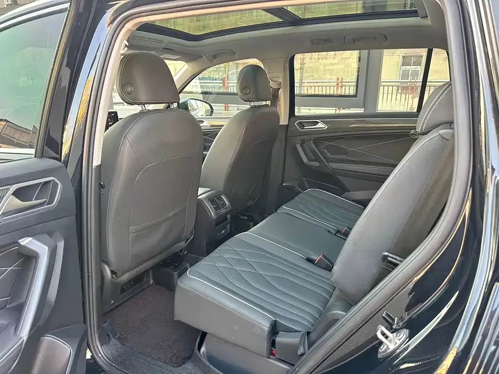 Volkswagen Tiguan L 2022 из CN, фото 6