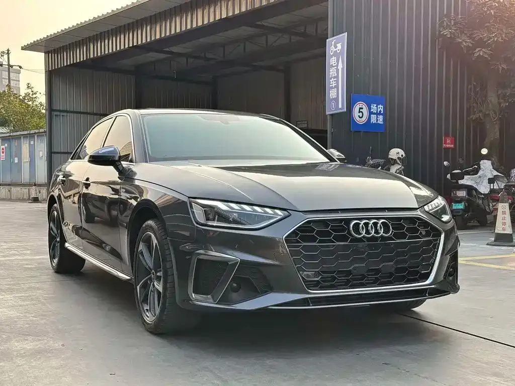 Audi A4L 2022 из CN, фото 8