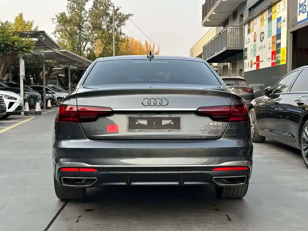 Audi A4L 2022 из CN, фото 9