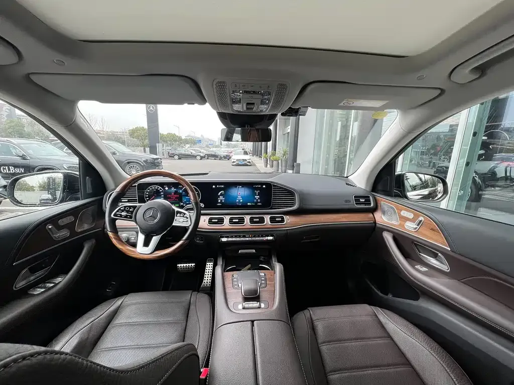 Mercedes-Benz GLS — фото 10