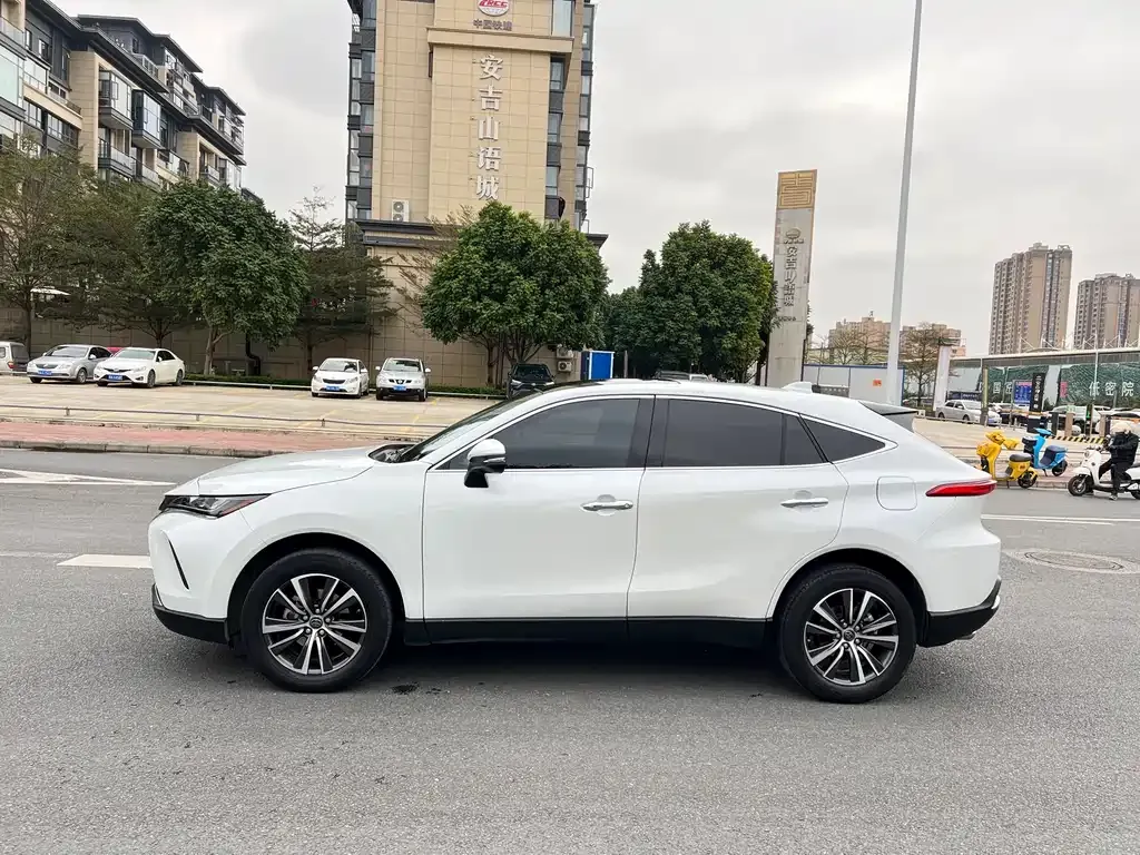 Toyota Harrier 2022 из CN, фото 3