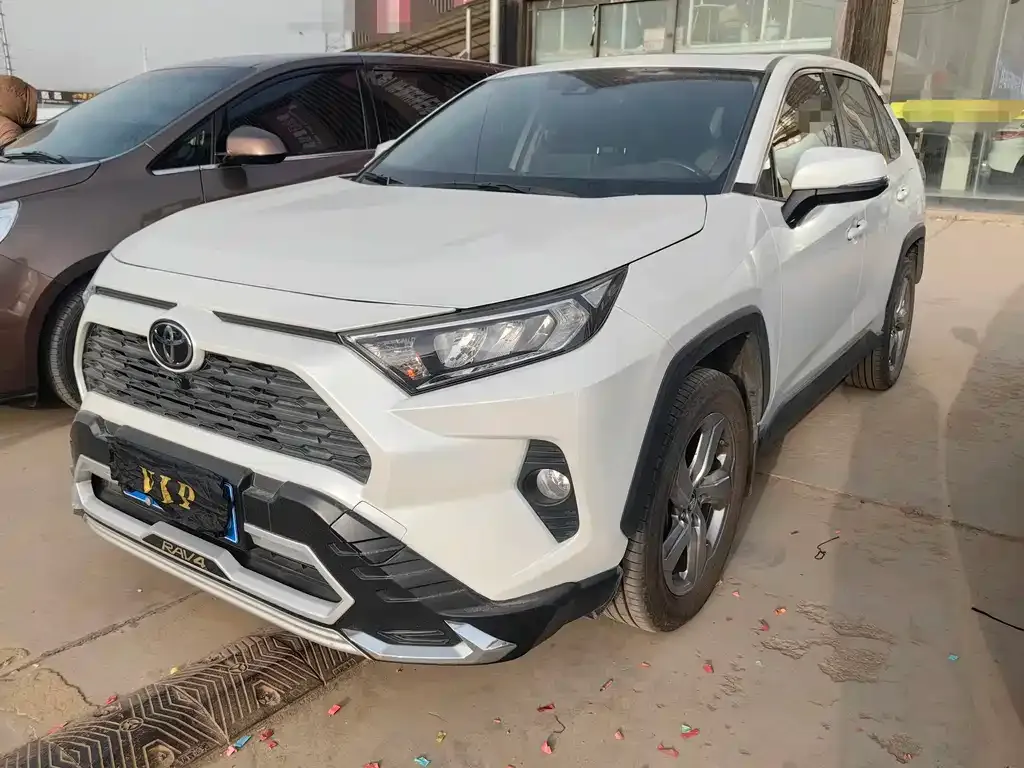 Toyota RAV4 2022 из CN, фото 1