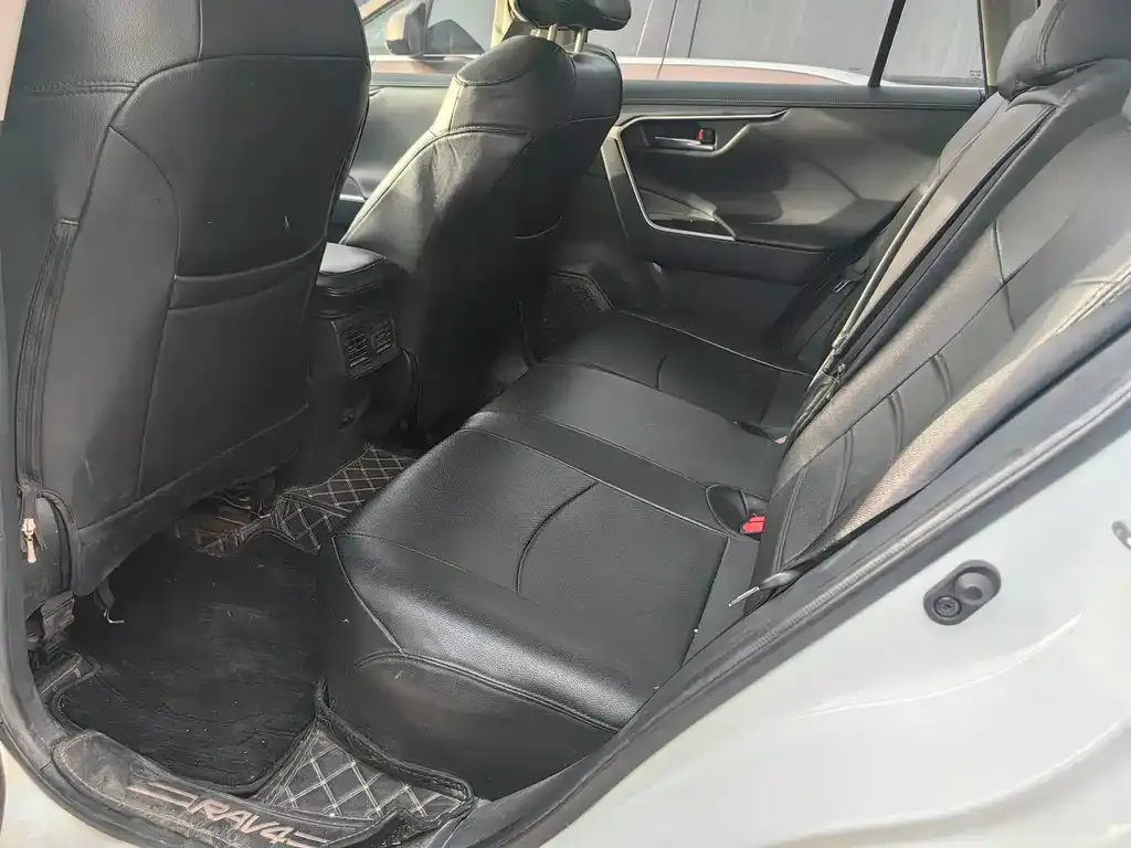 Toyota RAV4 2022 из CN, фото 8