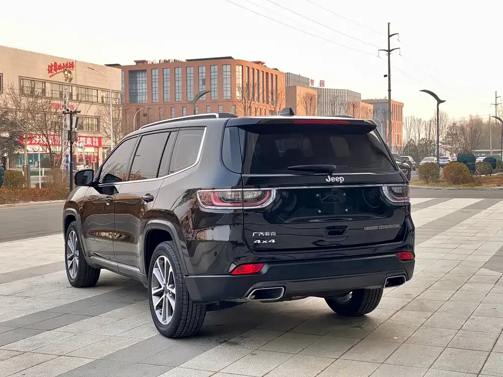 Jeep Grand Commander — фото 8