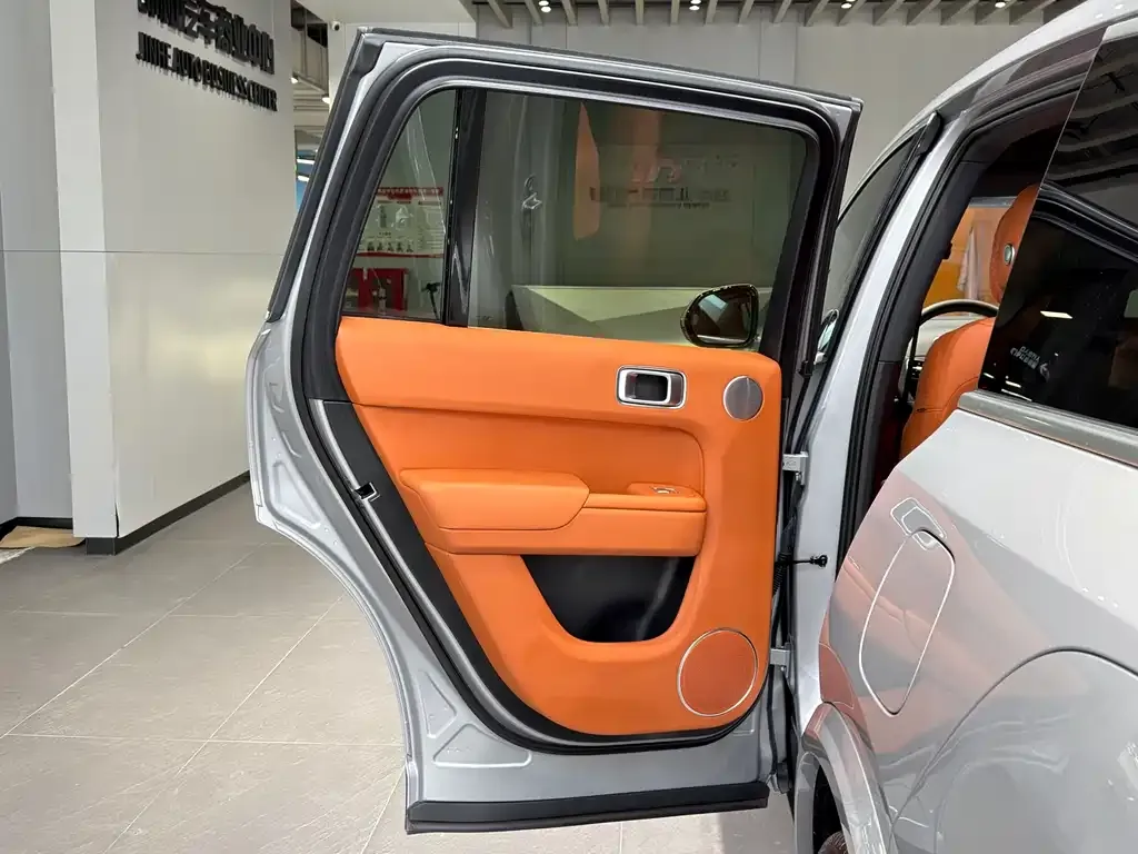 Li Auto L8 2023 из CN, фото 2