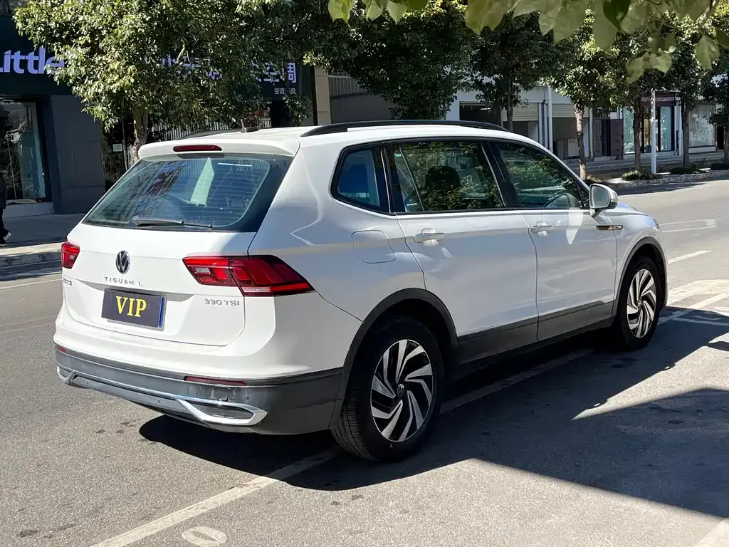 Volkswagen Tiguan L — фото 5