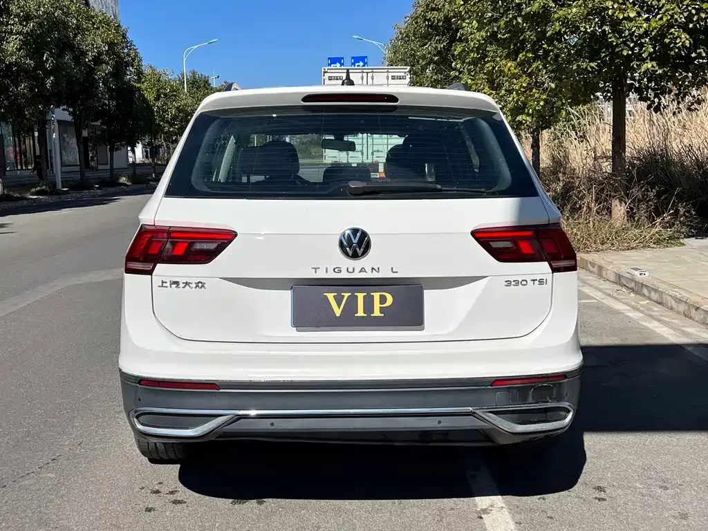 Volkswagen Tiguan L — фото 7