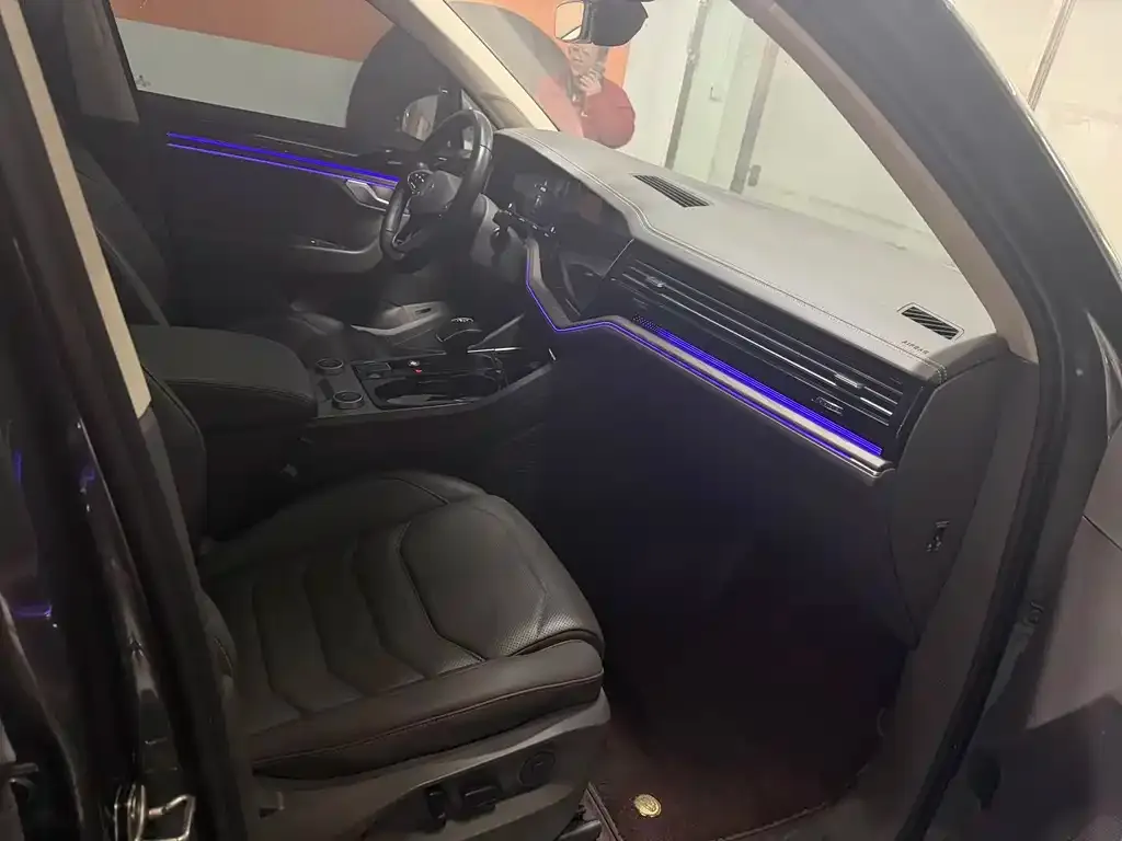Volkswagen Touareg 2022 из CN, фото 2
