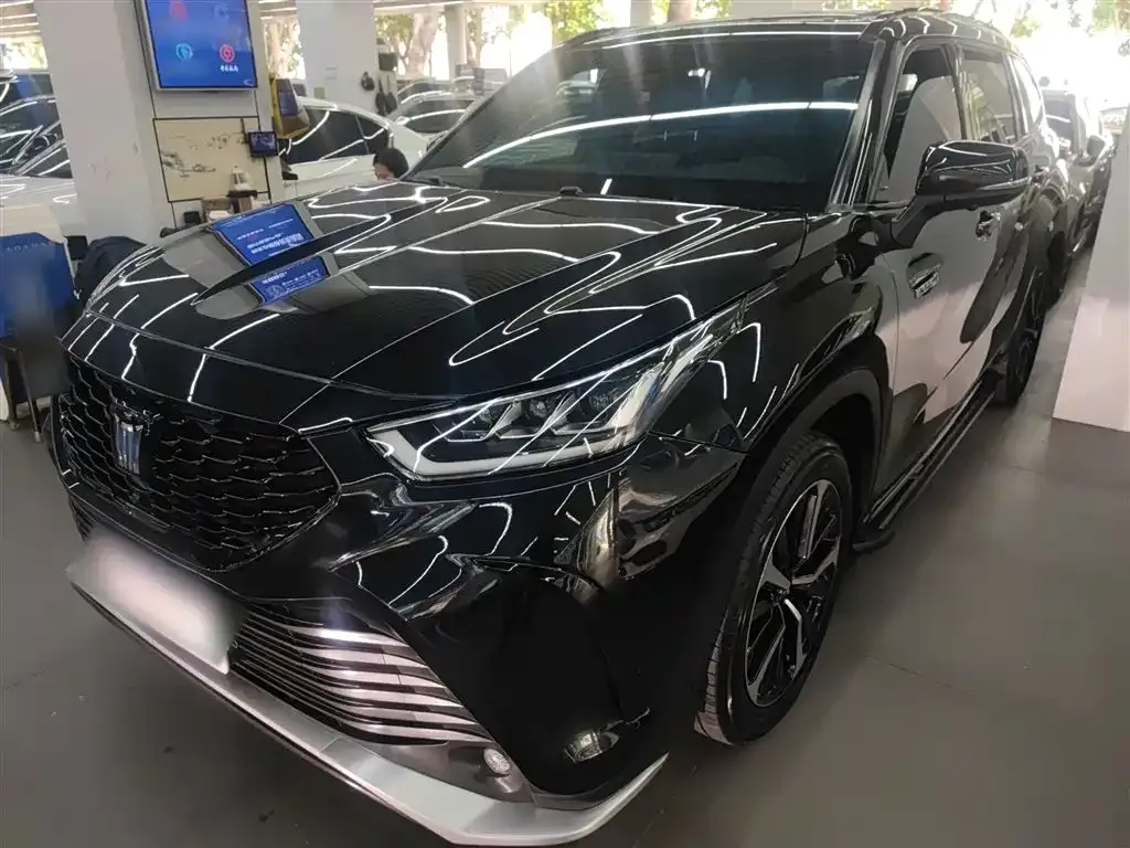 Toyota Crown Kluger 2023 из CN, фото 1