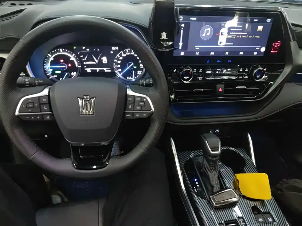 Toyota Crown Kluger 2023 из CN, фото 8