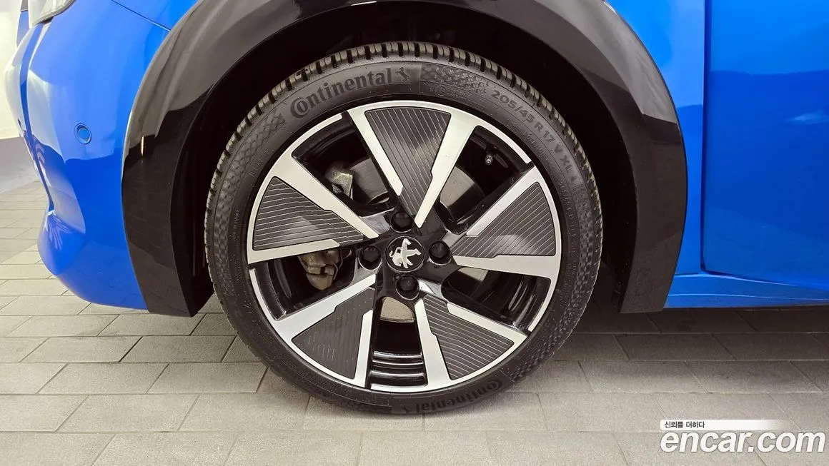 Peugeot 208 2021 из KR, фото 10