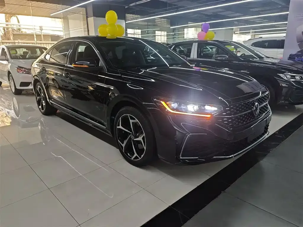 Volkswagen Passat 2023 из CN, фото 9